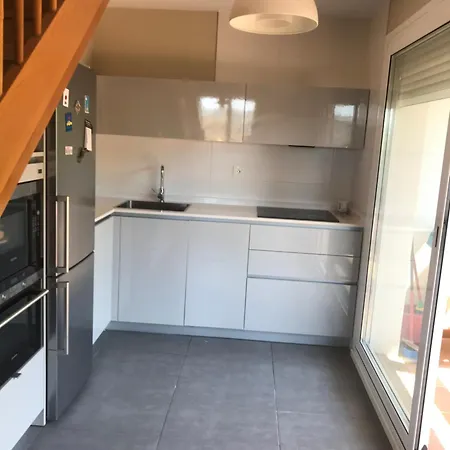 Apartamento à Côté De La Avec Piscine Climatisé