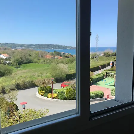 A Cote De La Avec Piscine Climatise Apartment *