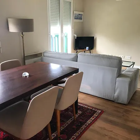à Côté De La Avec Piscine Climatisé Apartamento