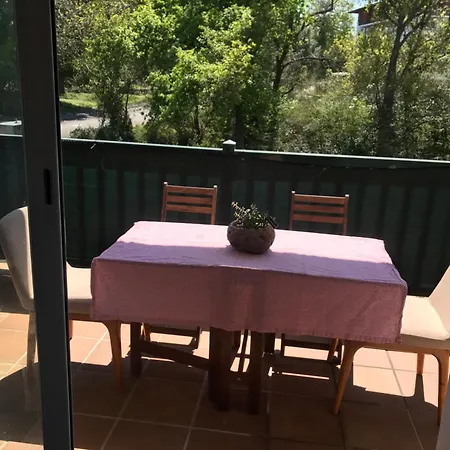 A Cote De La Avec Piscine Climatise